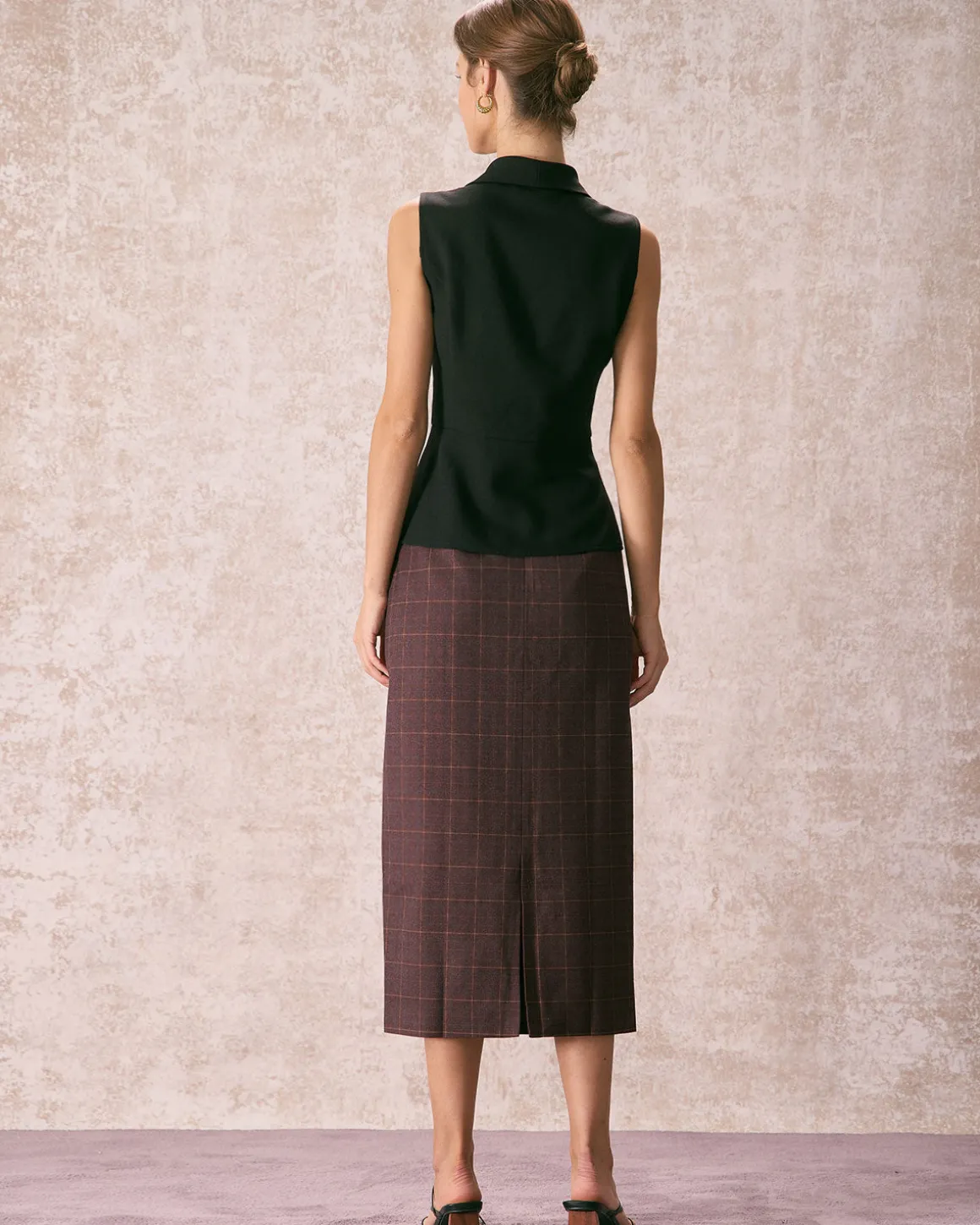The Black Lapel Sleeveless Button Up Vest