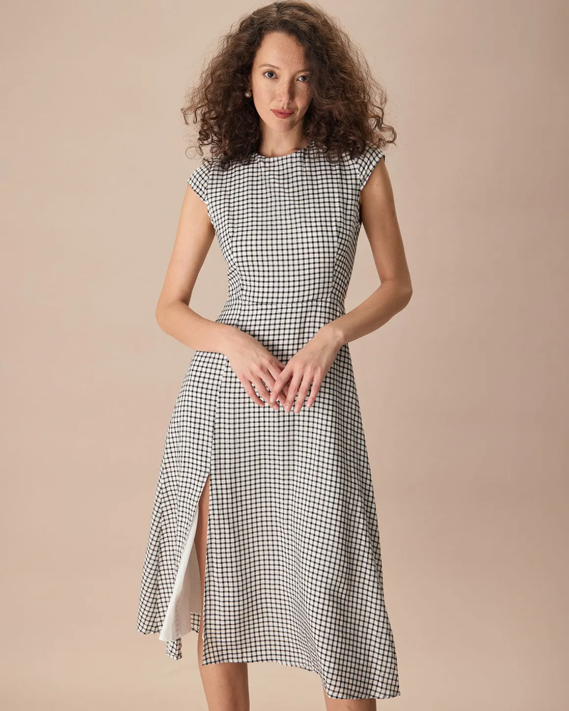The Black Round Neck Cap Sleeve Plaid Midi Dress