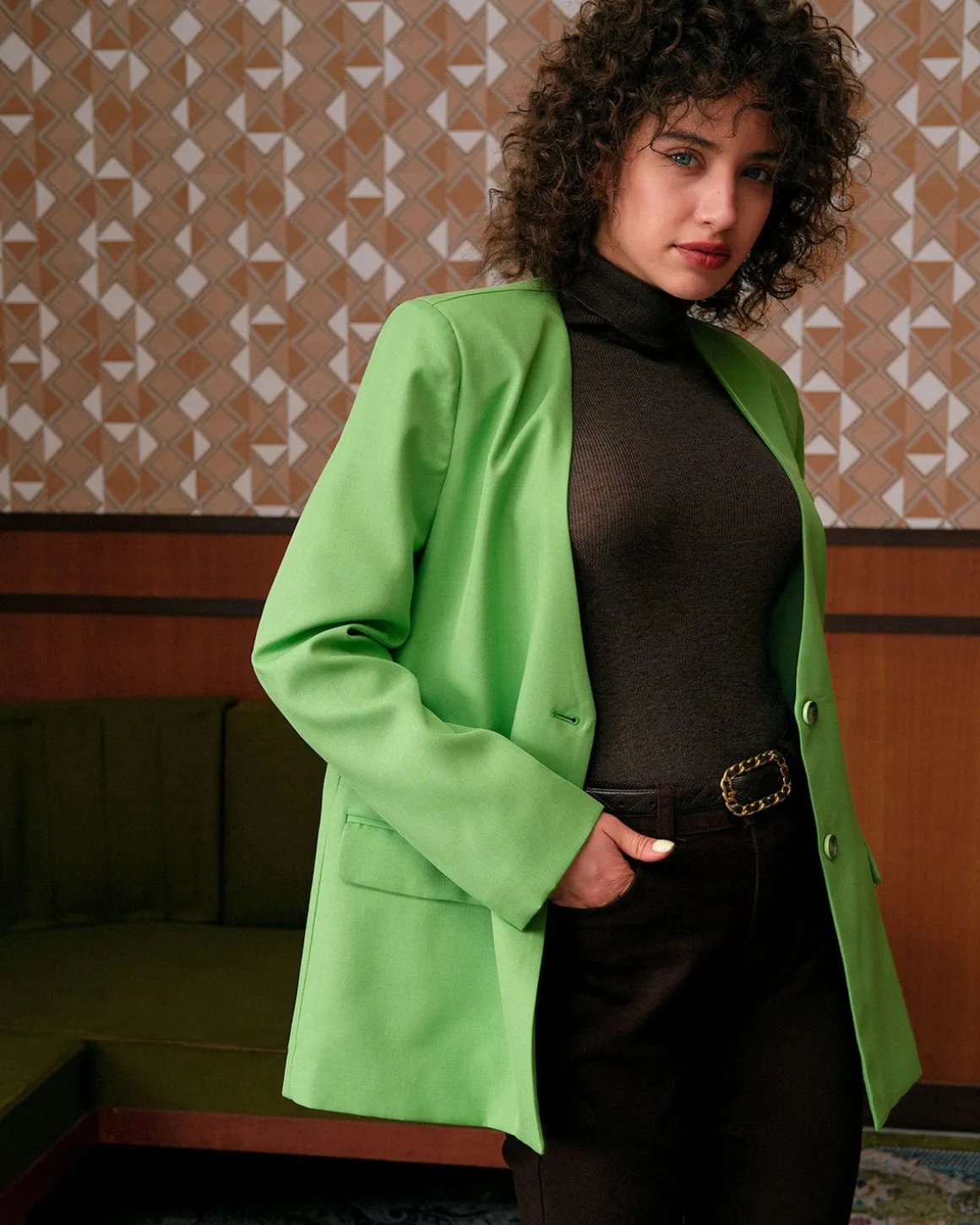 The Solid V Neck Button-up Blazer
