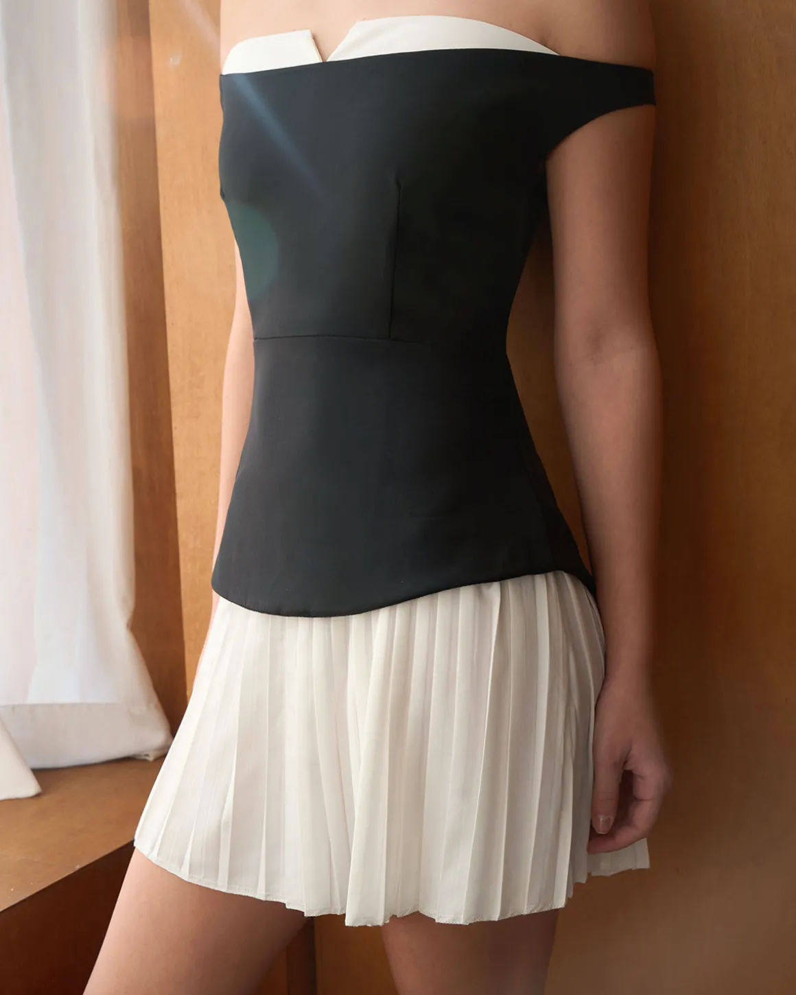 Women's Black Off-shoulder Contrasting Mini Dress